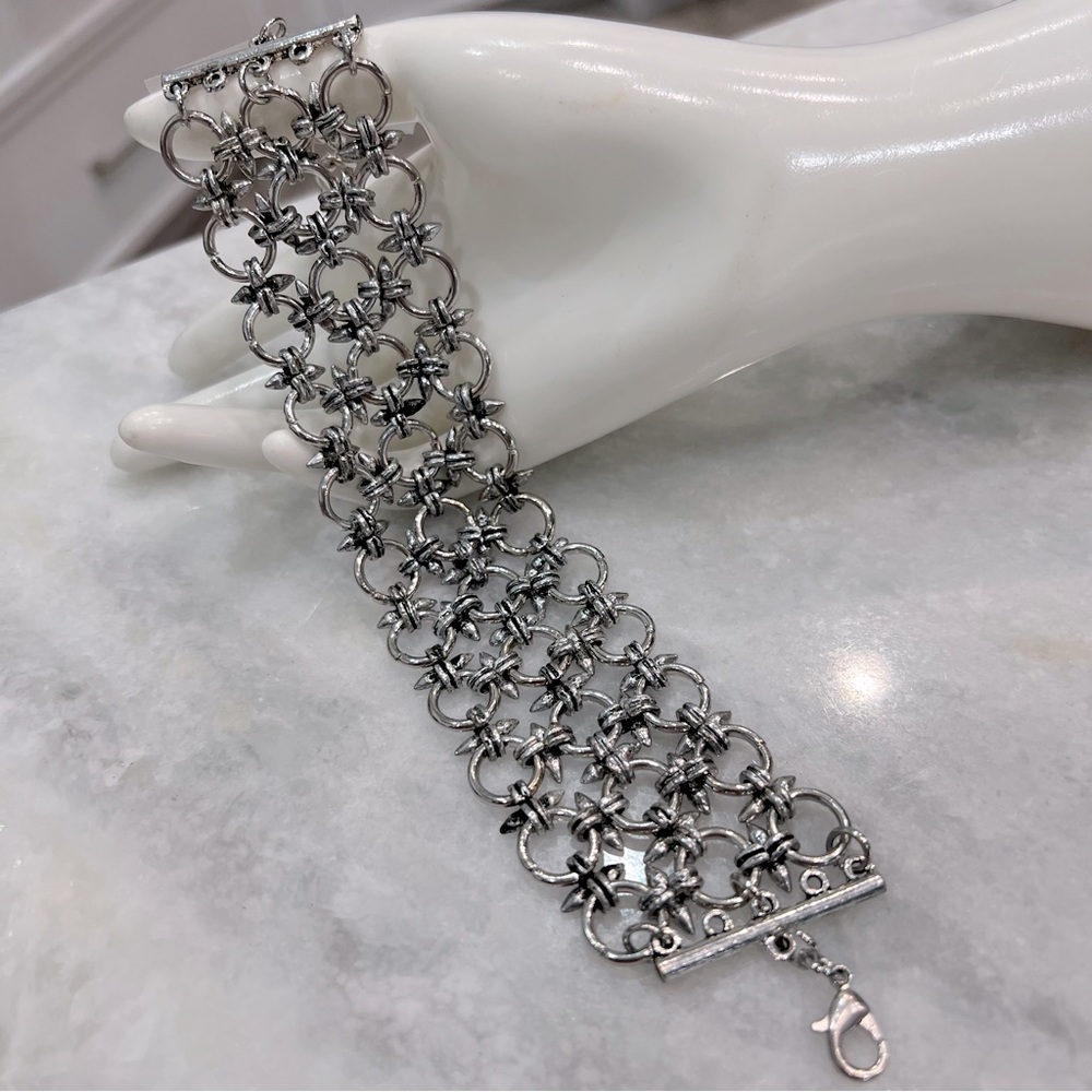 Silver Egyptian Style Bracelet by NEFERTITI